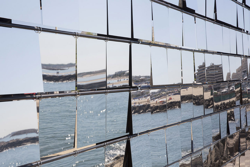 Illustration for article titled This Reflective Facade Turns The Horizon Into a Gigantic Kaleidoscope